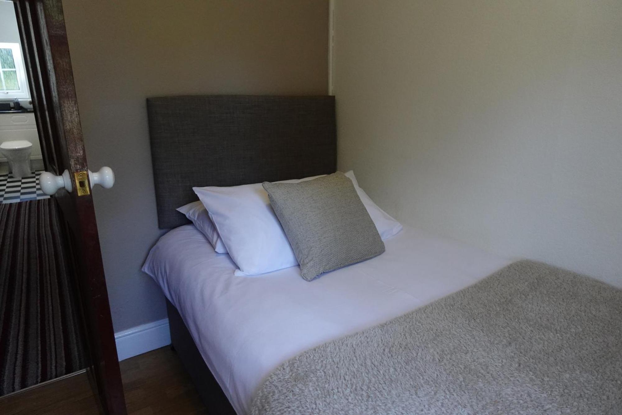 Huge 9 Bed Property Sleeps 17, Near Nec, City Centre, Hs2 Бирмингам Екстериор снимка