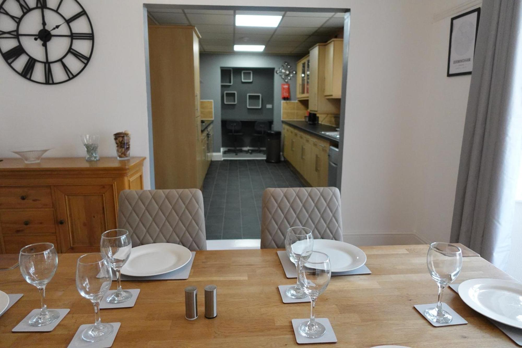 Huge 9 Bed Property Sleeps 17, Near Nec, City Centre, Hs2 Бирмингам Екстериор снимка